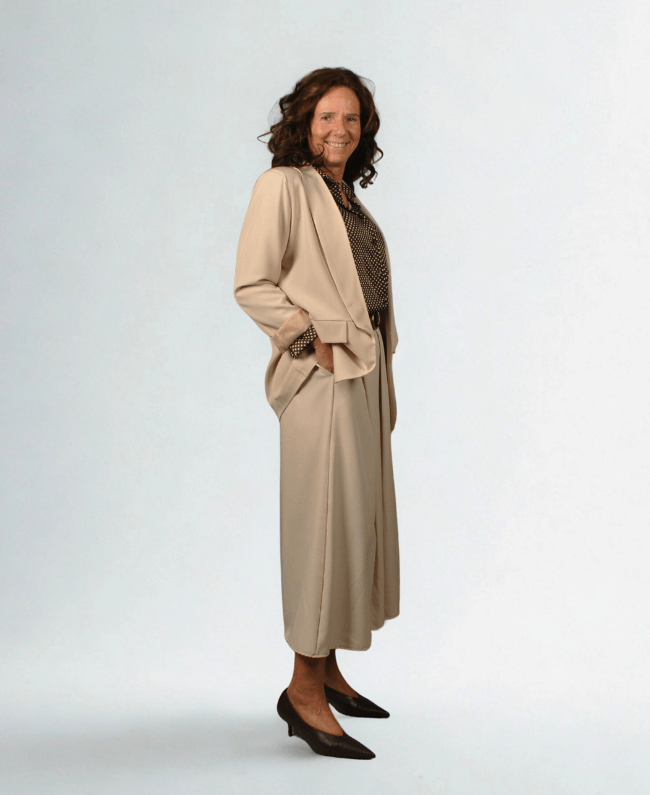 
                      
                        Dames rok met plooi, riem en zakken, one size tot maat 42/44, perfect voor werk of speciale gelegenheid.
                      
                    