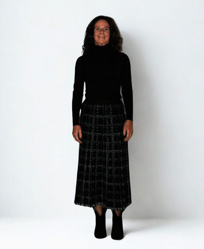 Elegante dames rok met franje randje onderaan, trendy en veelzijdig te dragen met verschillende combinaties en accessoires.