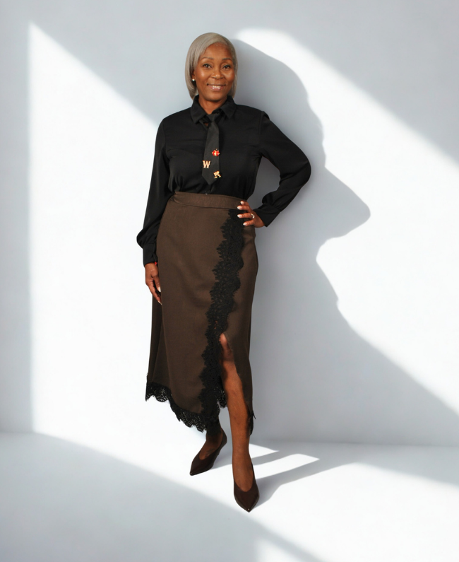 
                      
                        Italiaanse damesmode – elegante rok met kant en perfecte pasvorm
                      
                    