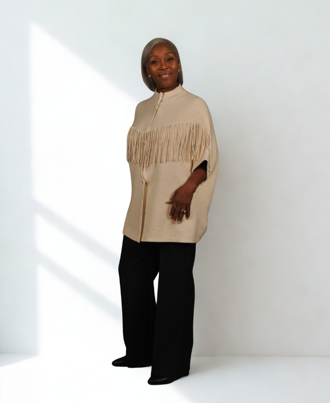 
                      
                        Italiaanse damesmode – elegant vest met vlindermouw en franje
                      
                    