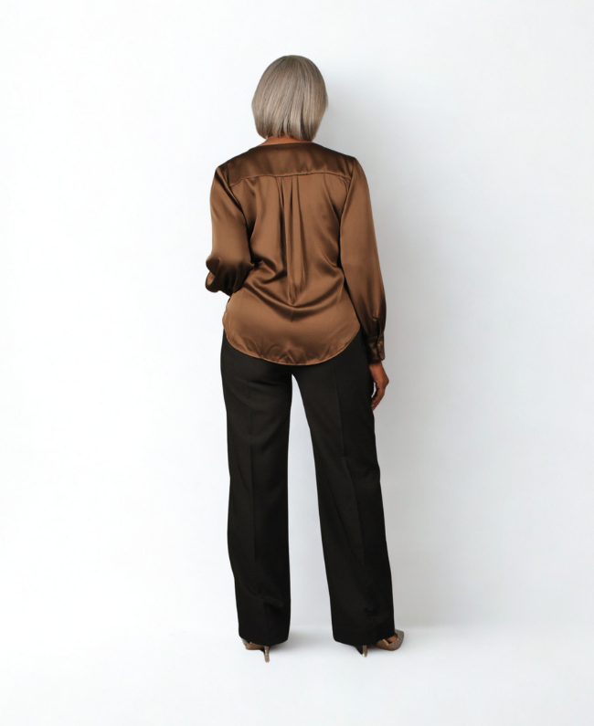 
                      
                        Blouse Overslag - Elegante Damesblouse met Overslagmodel
                      
                    