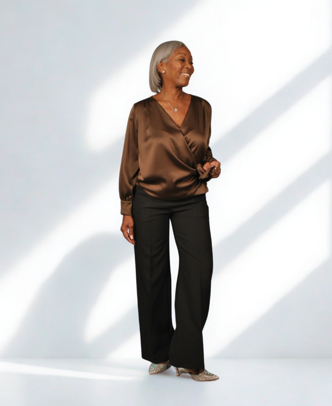 
                      
                        Blouse Overslag - Elegante Damesblouse met Overslagmodel
                      
                    