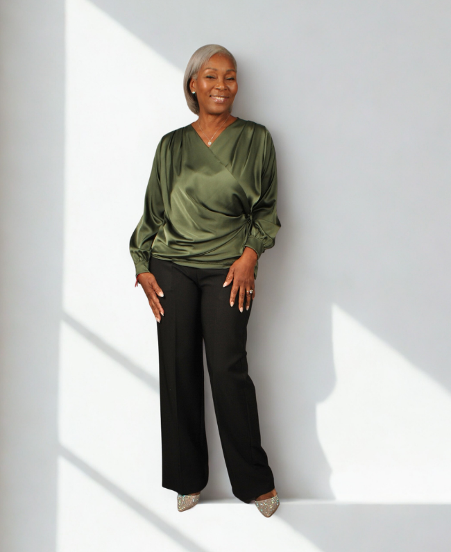 
                      
                        Blouse Overslag - Elegante Damesblouse met Overslagmodel
                      
                    