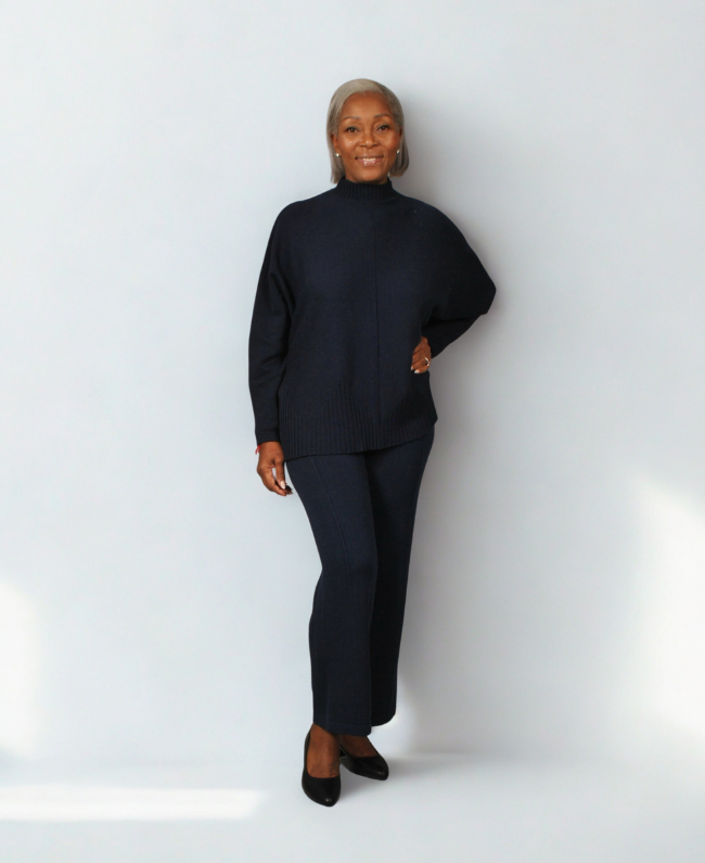 Comfy set dames – trui met turtle neck en rechte broek van Donna Colori