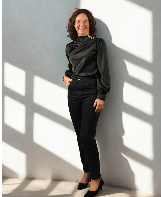 
                      
                        Blouse Parel - Elegante Damesblouse met Pareldetail
                      
                    