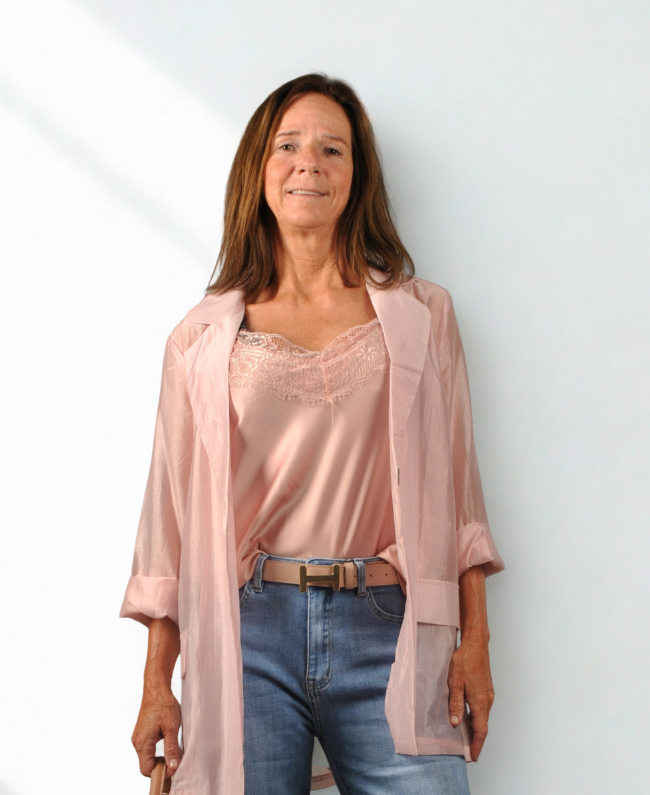 Transparante damesblazer oversized, stijlvol te combineren met top, blouse of jurk.