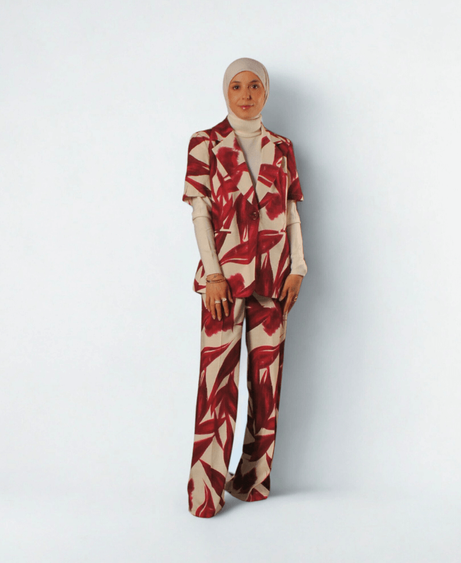 
                      
                        Stijlvol damespak Suit Tree voor zakelijke en feestelijke gelegenheden
                      
                    