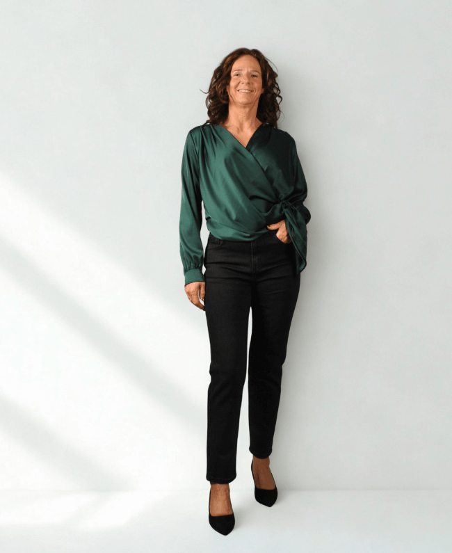
                      
                        Overslag blouse dames, one size, comfortabel en modieus, perfect voor casual en chique looks.
                      
                    
