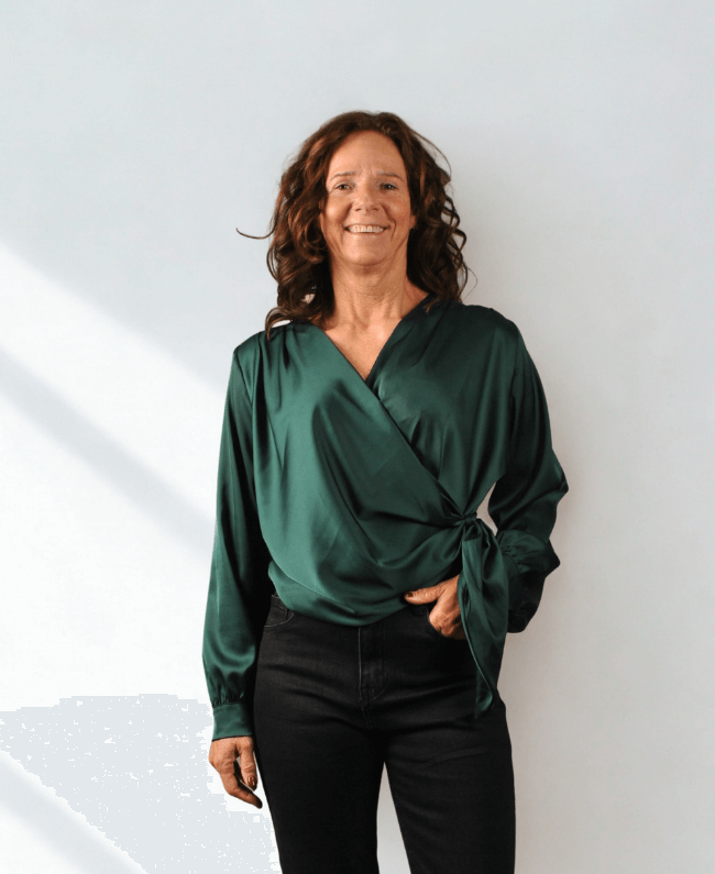 Elegante blouse met overslag, one size tot maat 42, stijlvolle dames blouse voor werk of feest.