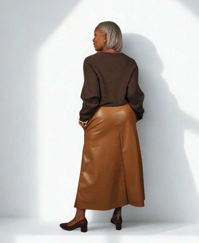 
                      
                        Italiaanse damesmode – lange rok Patricia met stijlvolle afwerkin
                      
                    