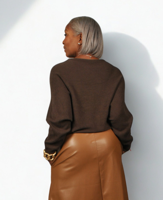 
                      
                        Elegante Italiaanse damestrui – tijdloos ontwerp met vlinder mouwen
                      
                    