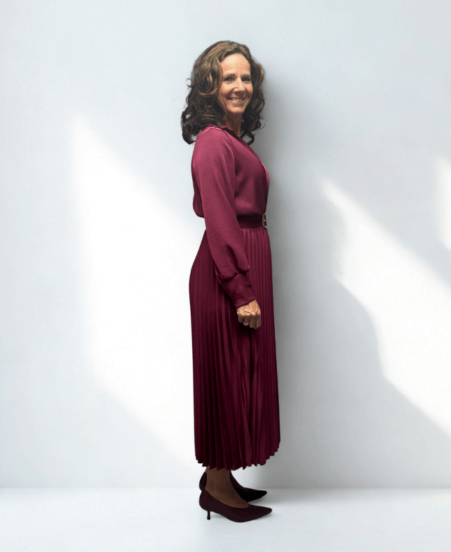 
                      
                        Chique jurk dames met riem, perfect te combineren met blazer of accessoires.
                      
                    