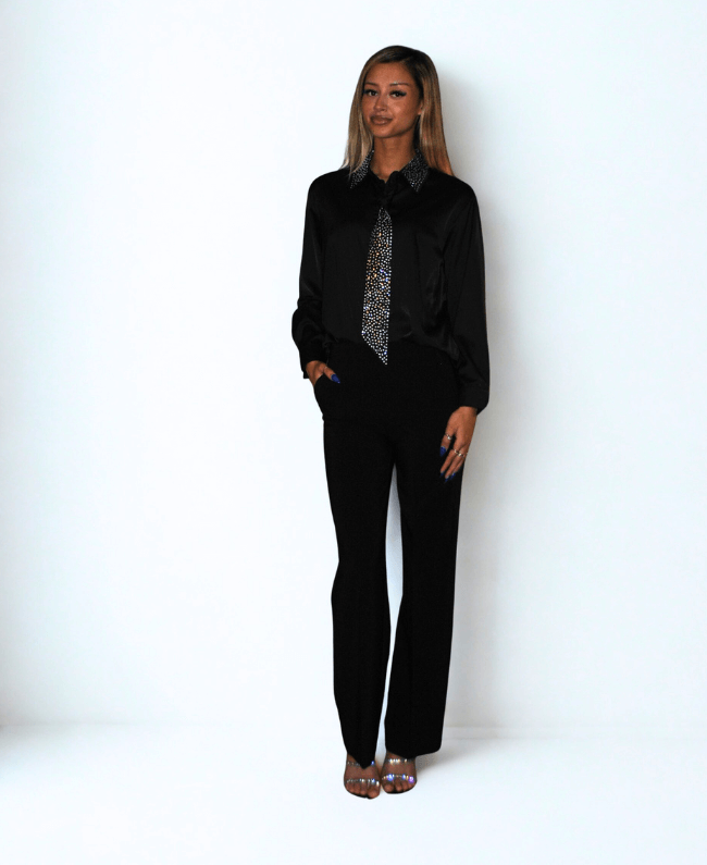 
                      
                        Italiaanse mode blouse dames met glamour en verfijnde details.
                      
                    