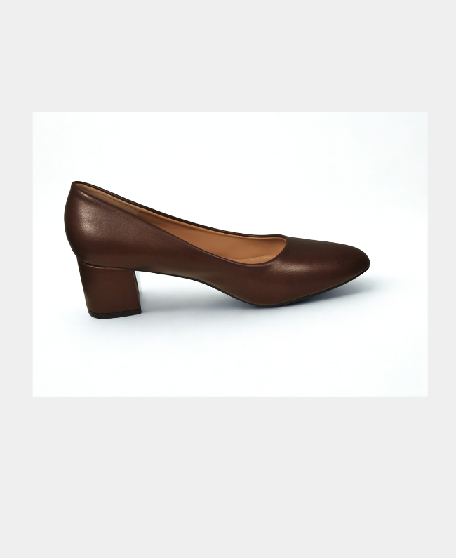 
                      
                        Pumps dames met blokhak en ronde neus – elegante Italiaanse schoenen van Donna Colori
                      
                    