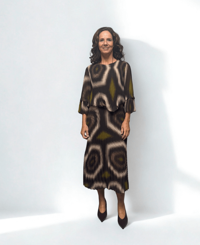 Elegante dames tweedelige set Lola, one size tot maat 42, losvallende top en rok met patroon, ideaal voor feest of dineravond.