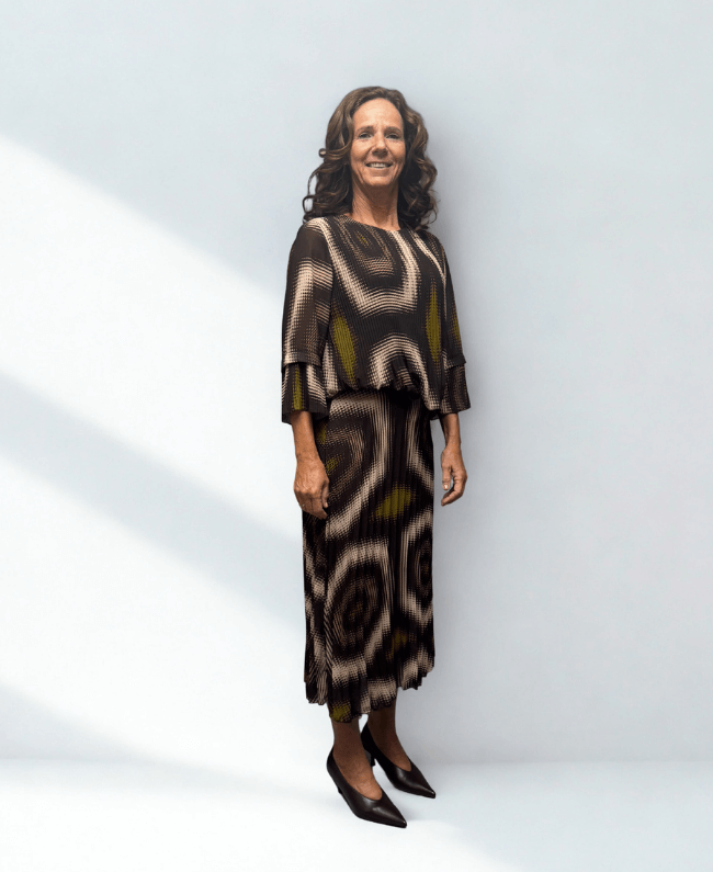 Modieuze tweedelige outfit Lola dames, one size tot maat 42, comfortabele pasvorm en stijlvolle look voor speciale gelegenheden.