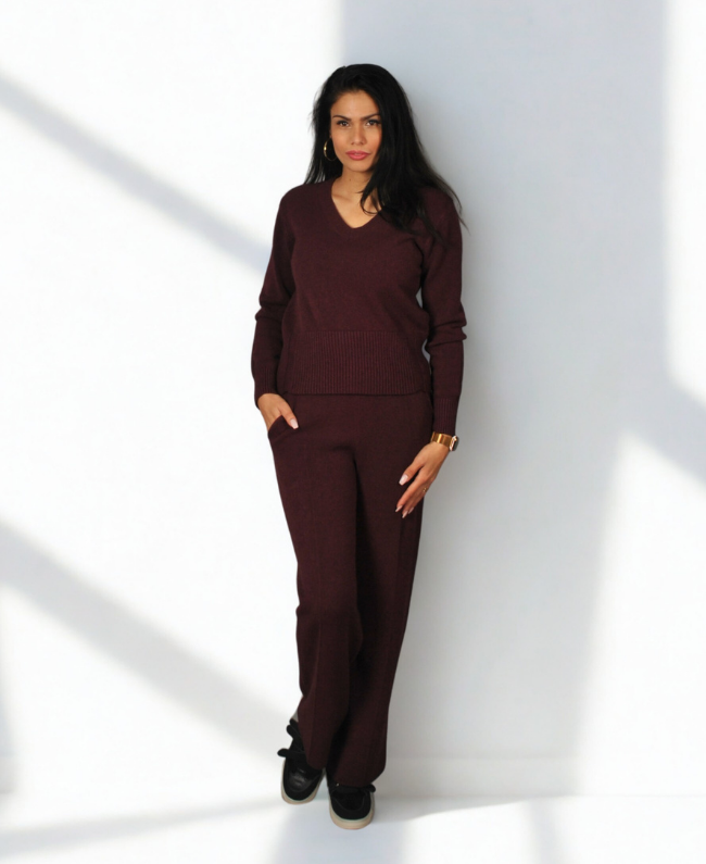 Dames set met warme trui en rechte broek in V-hals, one size t/m maat 40 – Donna Colori