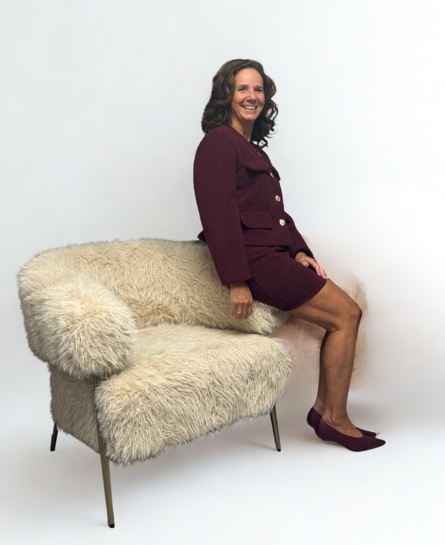 
                      
                        Elegante korte rok en jasje dames, complete set voor feestelijke of casual chic looks.
                      
                    